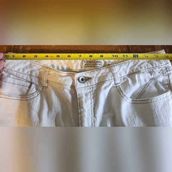 TRIBAL JEANS Capris Off-White - Picture 6 of 10